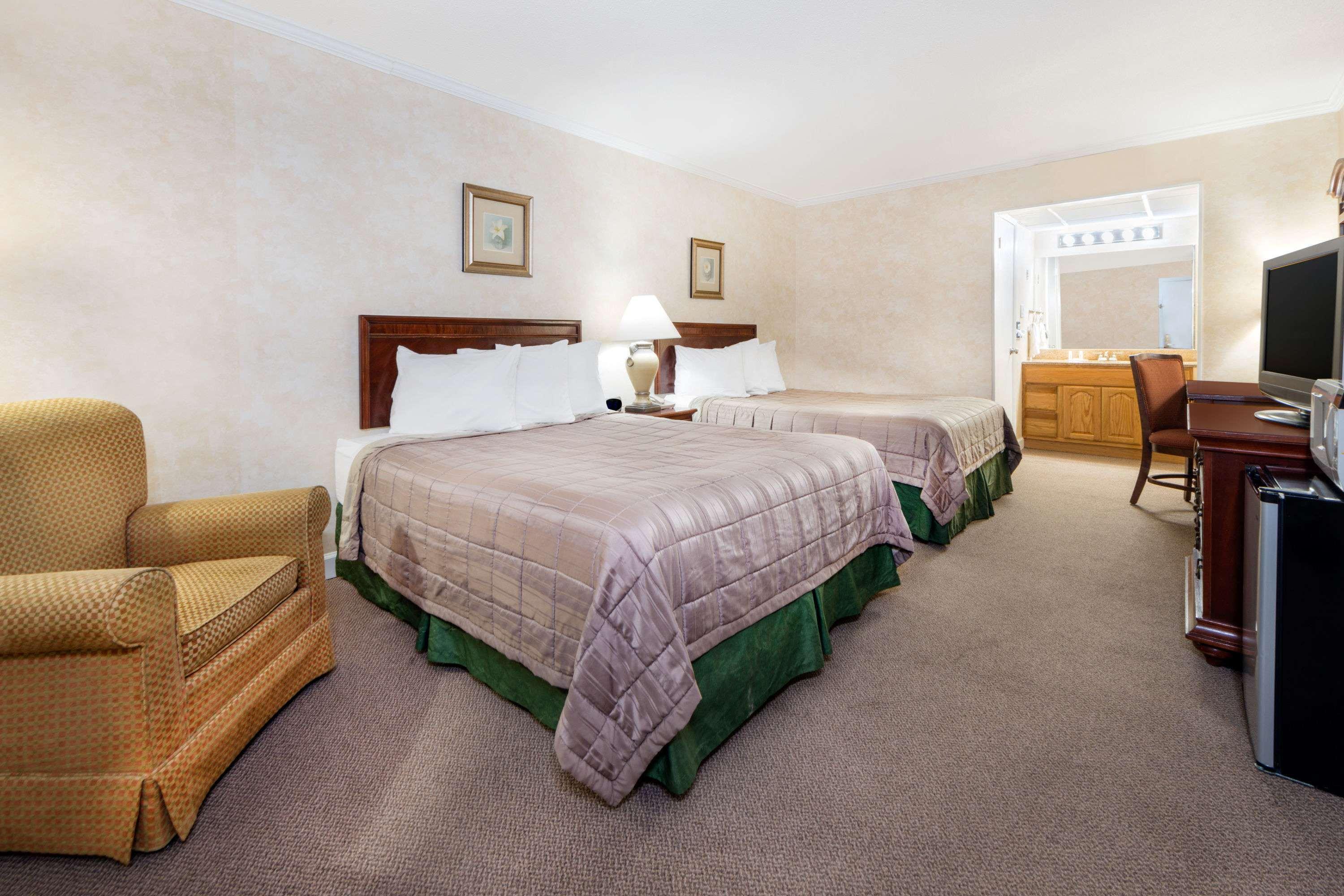 Howard Johnson By Wyndham 3*