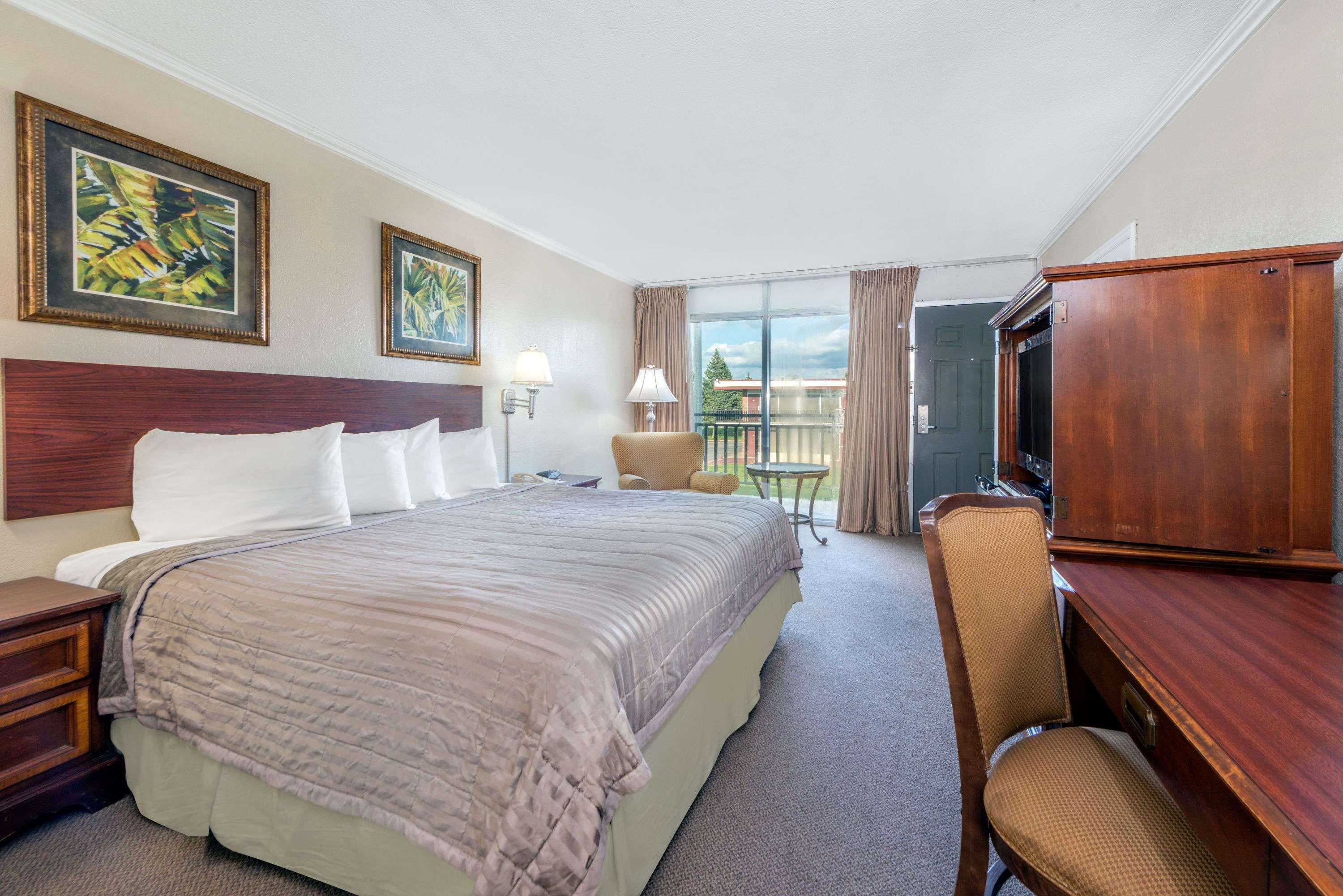 Howard Johnson By Wyndham Burlington