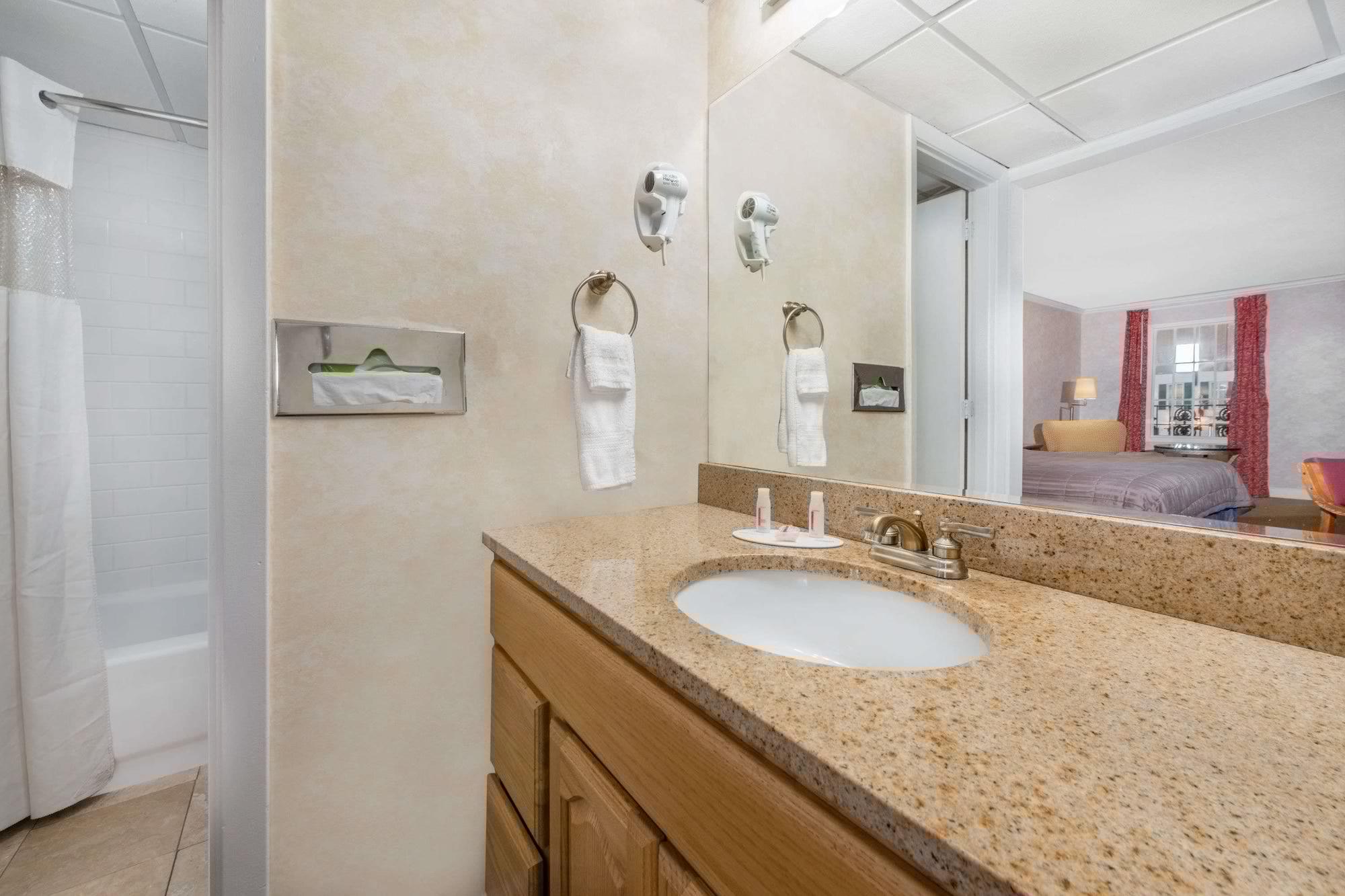Howard Johnson By Wyndham Hotel