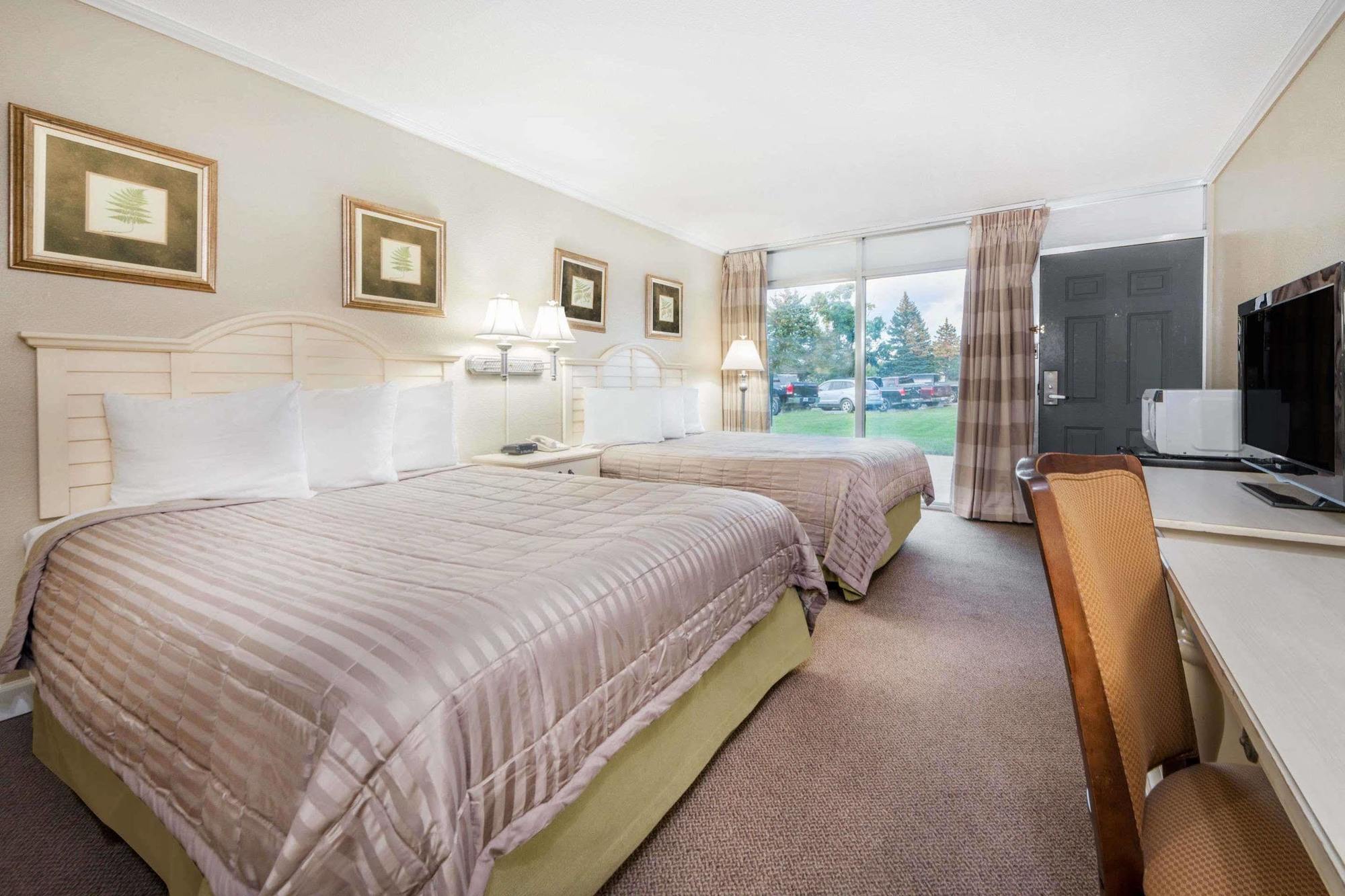 Howard Johnson By Wyndham Hotel Burlington