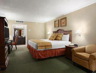 Howard Johnson By Wyndham Hotel